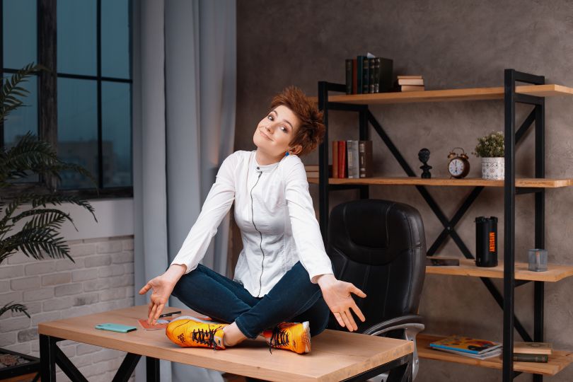 Ведущая Алена Мороз